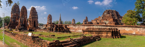 Fotografi Panoramic view of Wat Mahathat Ayutthaya ancient city historic Buddhist ruins in Thailand