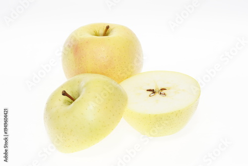 Wallpaper Mural 黄色いりんご きみと　青森県産 Torontodigital.ca