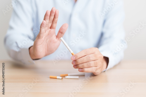 Bild auf Leinwand hand refuse to cigarette for World No Tobacco Day concept, quitting smoking to prevent Lung Cancer, COPD, Emphysema and Tuberculosis disease
