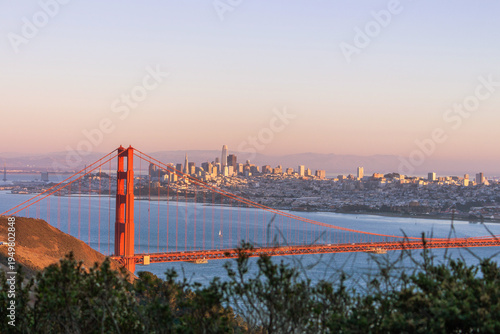 Schilderij op canvas Golden Gate Bridge and San Francisco Skyline at Sunset Viewed from Marin Headlan