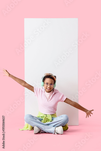 Teenage African-American gi...