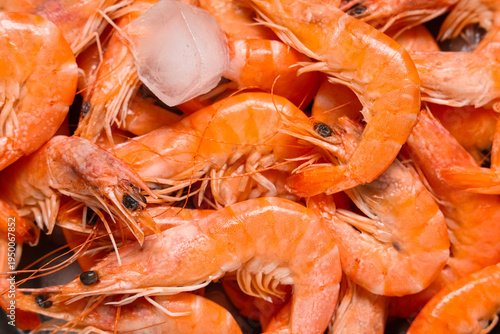 Tasty boiled shrimps with i...