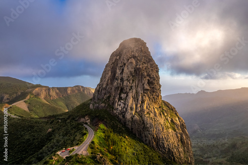 Wunderschöner Roque de Agando im Sonnenuntergang auf La Gomera