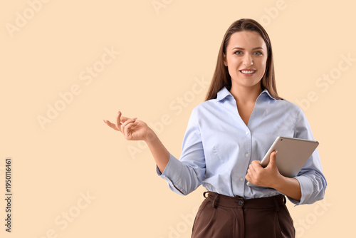 Beautiful businesswoman wit...