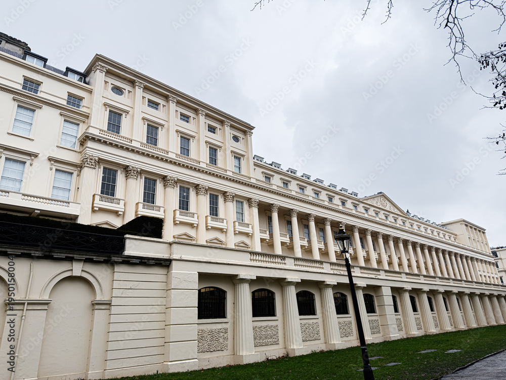 Fototapeta premium Grand neoclassical London Carlton House Terrace facade with long colonnade and elegant architecture