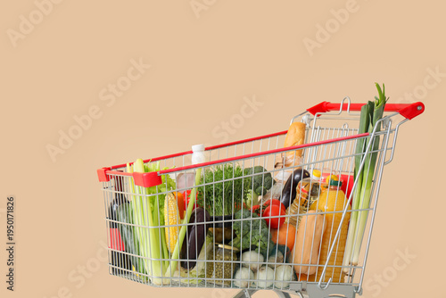 Shopping cart with differen...