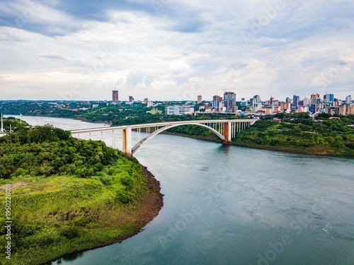 Фотография Aerial view of the Ponte da Amizade (Brazil-Paraguay) and Ciudad del Este, Parag