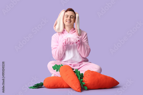 Happy young man in Easter b...