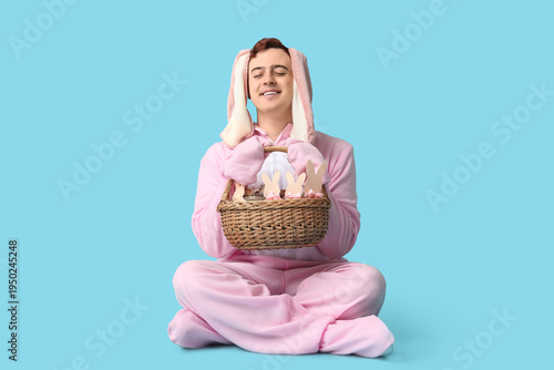 Happy young man in Easter b...