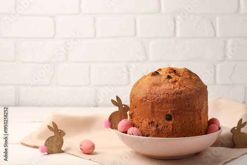 Bowl with delicious Easter ...