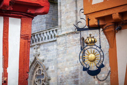 Foto Vannes Clockmaker Sign, Brittany, Historic Architecture, Cathedral