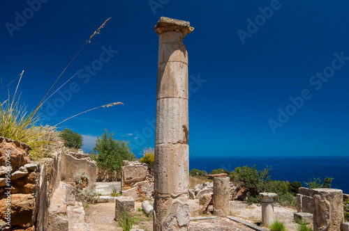 Solunto, Sicily: view of columns and ruins in the old phoenician town near Palermo