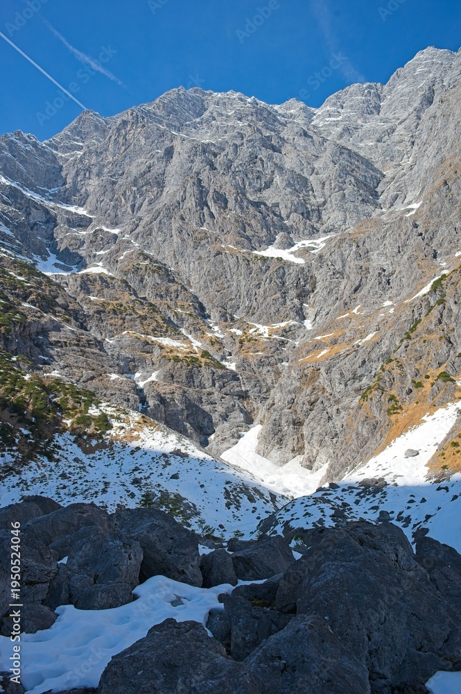 Obraz premium alpine landscape near the Watzmann mountain in the Berchtesgaden national park in Bavaria