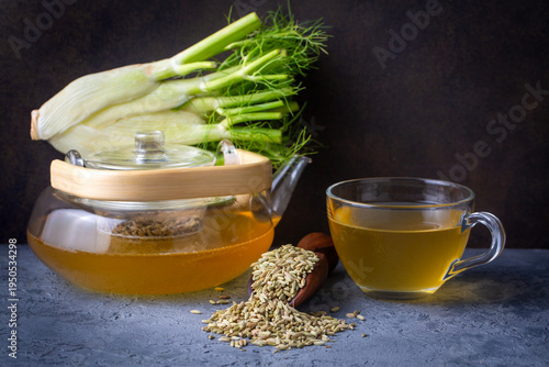 Aromatic fennel tea and seeds