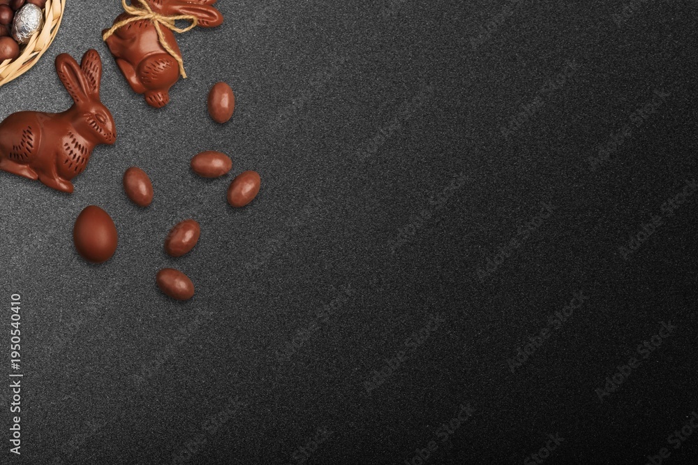 Fototapeta premium Small tasty sweet Chocolate eggs Easter sweet.