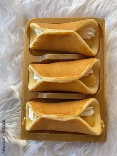 Custar whipped cream pancake 