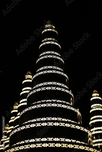 태국 부리람의 호국 상징인 라마 1세 국왕 동상과 역사적 기념 광장
