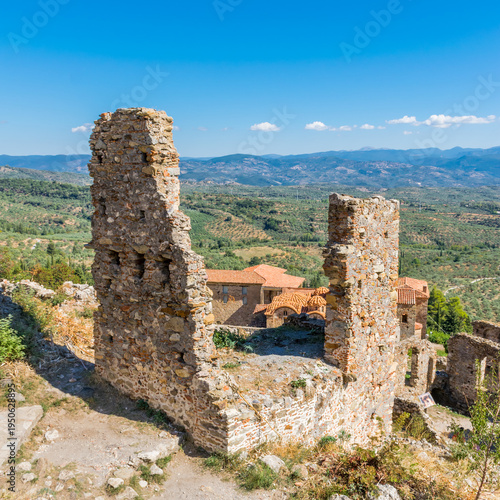 Obraz na płótnie Panoramic view of Mystras archeological site with Palace of Despots below, Lacon