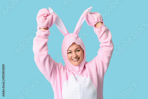 Funny senior woman in Easte...