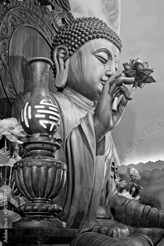 Bouddha et fleur de lotus.