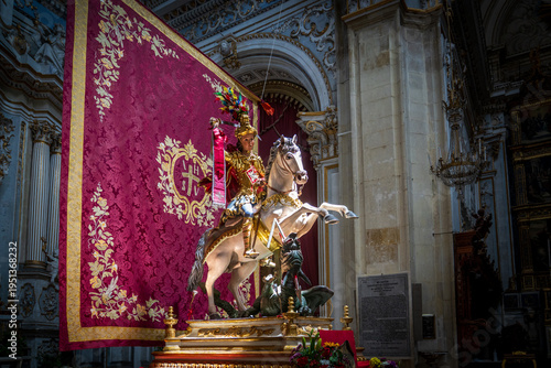 Fotografía Equestrian statue of Saint George slaying the dragon, Modica