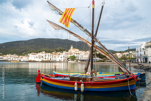 Foto Cadaqués is a beautiful fishing coastal town within the Costa Brava in the provi