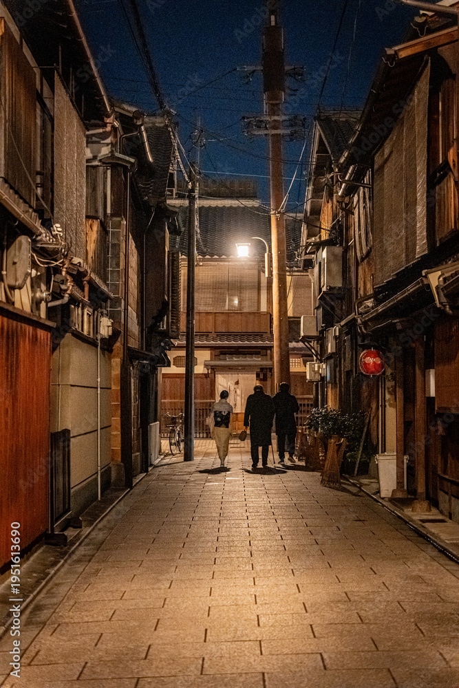 Fototapeta premium 日本 京都の祇園の夜景