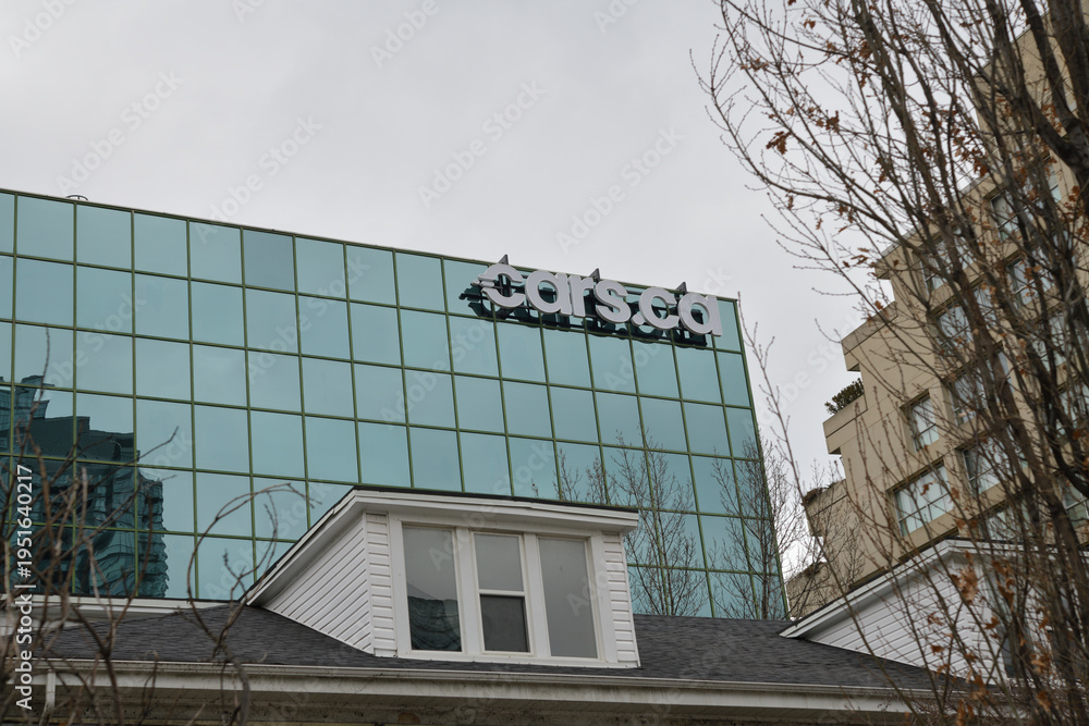 Obraz premium skyline sign of Cars.ca, corporate office, at 10 Lower Spadina Av, Toronto