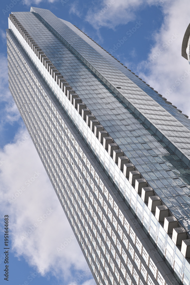 Obraz premium oblique skyward view of 10 York St, designed by Wallman Architects, Toronto