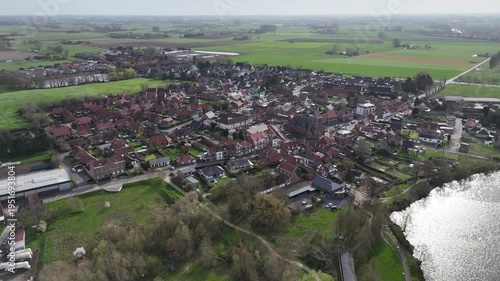 Le village de Deûlémont qui est une commune française située dans le département du Nord.