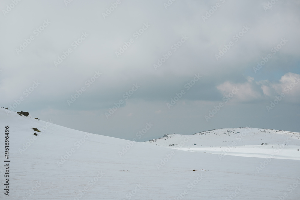 Fototapeta premium snow covered mountains