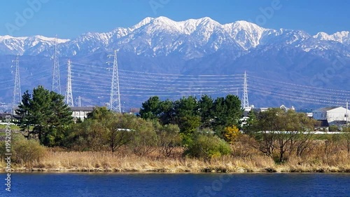 Wallpaper Mural 神通川はぎわら橋付近から北アルプス毛勝三山, 釜谷山, 猫又山, 毛勝山 Torontodigital.ca