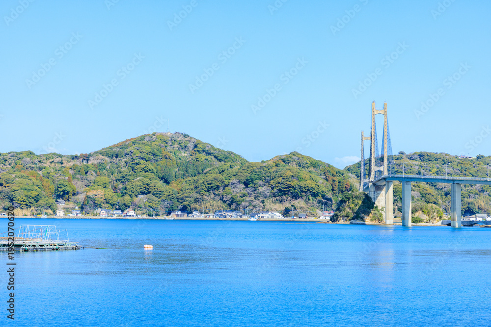 Fototapeta premium 初春の呼子大橋 佐賀県唐津市 Yobuko Bridge in early spring. Saga Pref, Karatsu City.