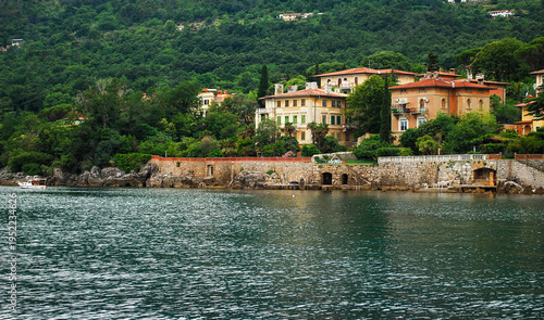 Canvas-taulu the beautiful town of Mošćenička Draga between the sea and the woods