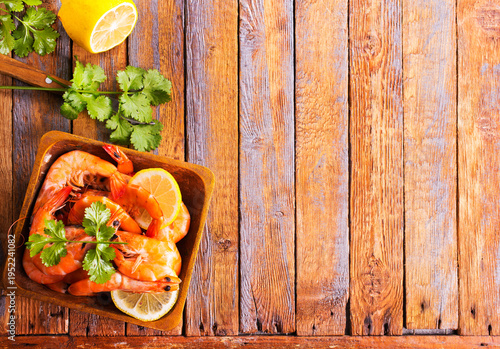 boiled shrimps with lemon