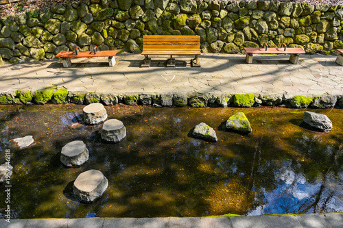 Wallpaper Mural 日本静岡県三島の柿田川湧水郡 Torontodigital.ca