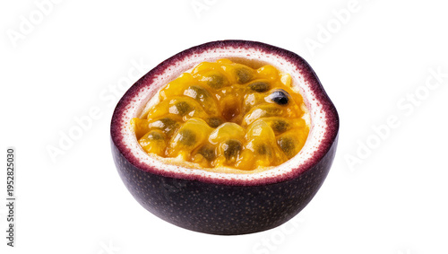 Foto Isolated fresh halved passion fruit with vibrant yellow pulp and black seeds, he