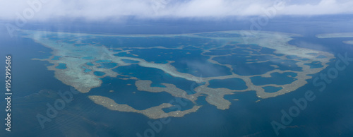 Εκτύπωση καμβά A scenic maze of coral reefs grows near Viti Levu in Fiji