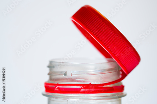 EU Standard Attached Plastic Bottle Cap