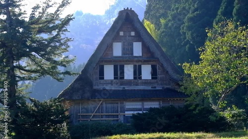 Wallpaper Mural 五箇山合掌造り集落相倉　世界遺産新緑の季節 Torontodigital.ca