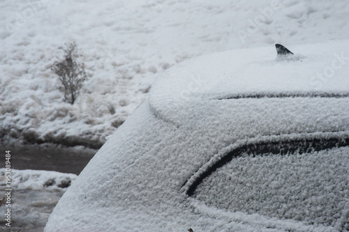 Canvas Print Car in sub-zero temperatures