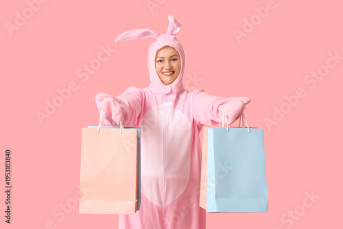 Funny senior woman in Easte...