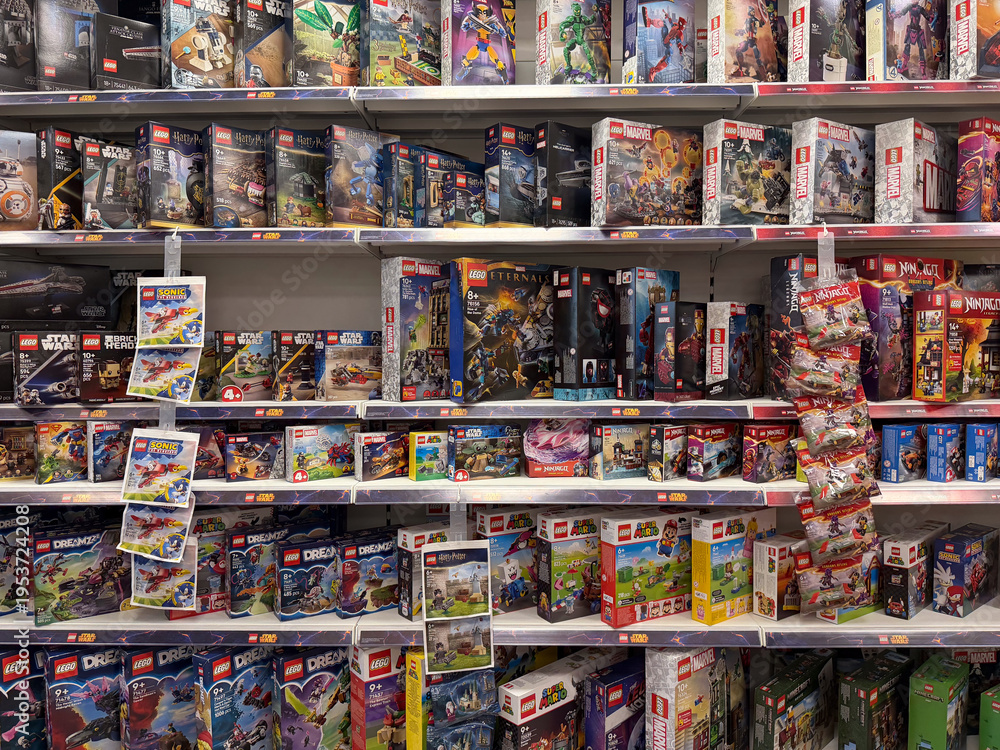 Obraz premium Retail lego shelf display