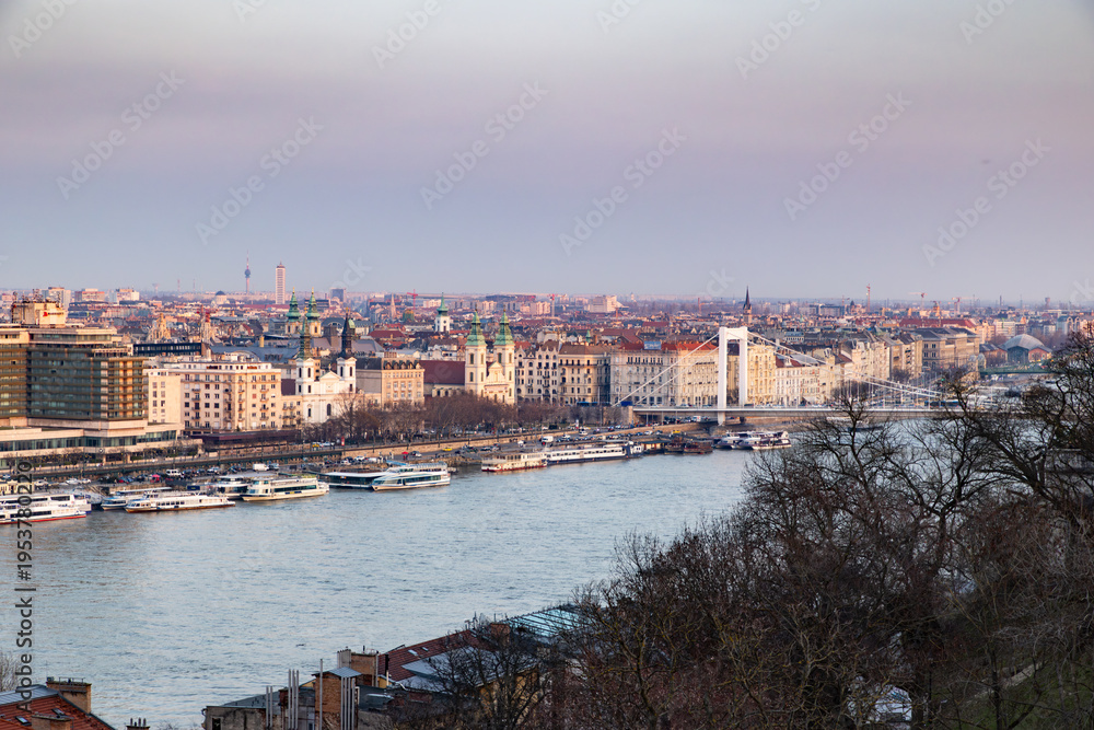 Obraz premium panorama view at the parliament with Danube river in Budapest