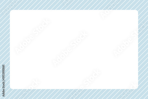水色の斜めストライプ背景に角丸コピースペースを入れたシンプルなフレーム素材