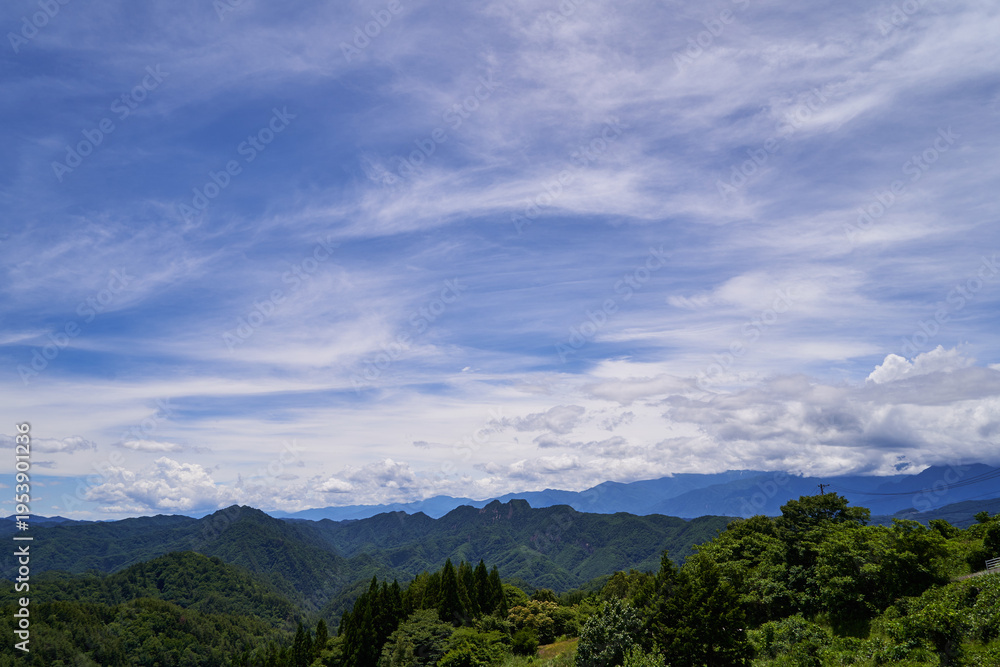 Fototapeta premium 長野県 アルプス展望道路からの景色