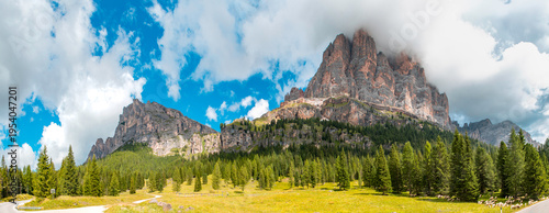 Foto Profilo di montagne nei dintorni di cortina d'Ampezzo