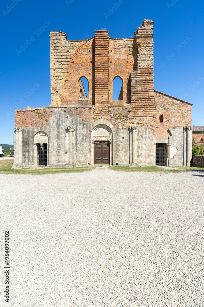 Fototapeta premium San Galgano abbey ruins in sunny Tuscany, Italy