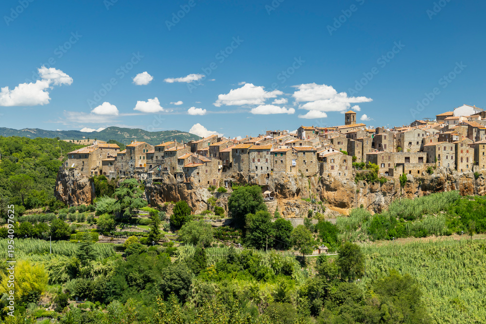 Obraz premium Pitigliano ancient town built on tuff cliff in Tuscany