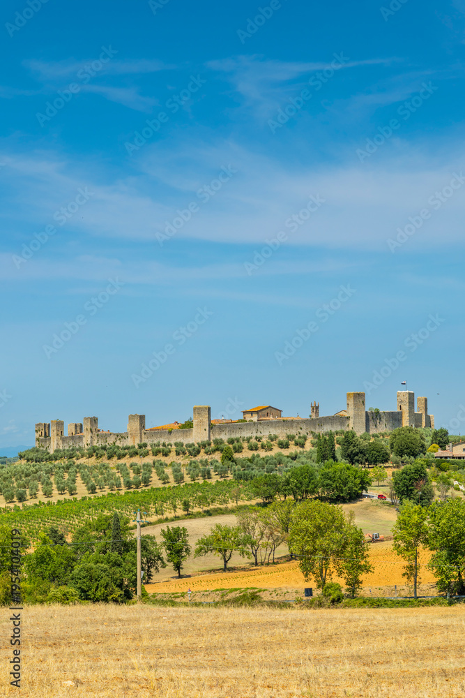 Obraz premium Monteriggioni medieval walled village in Tuscan landscape